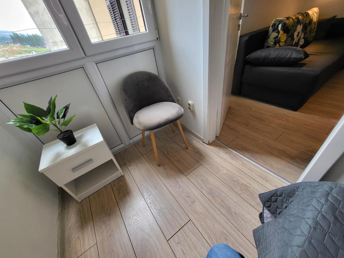 Mali Apartman U Centru ماكارسكا المظهر الخارجي الصورة